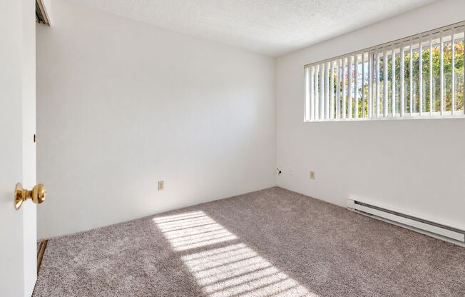 2 beds, 1 bath, 794 sqft, $1,295, Unit 25