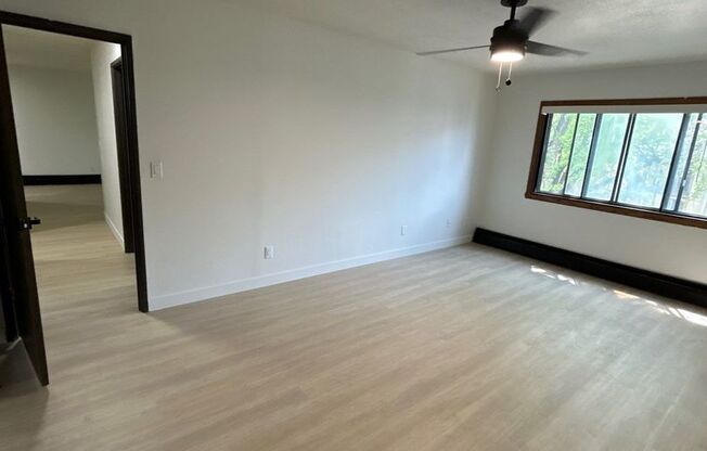 2 beds, 1 bath, 1,050 sqft, $995, Unit 215-302C