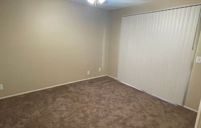 2 beds, 1 bath, $2,150, Unit 39