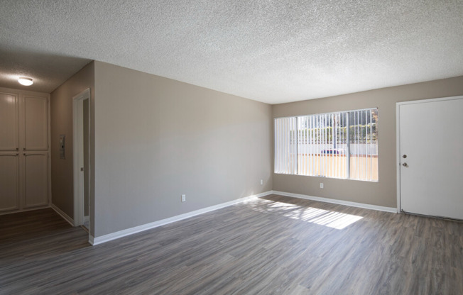 1 bed, 1 bath, 640 sqft, $1,950, Unit 1437 - B