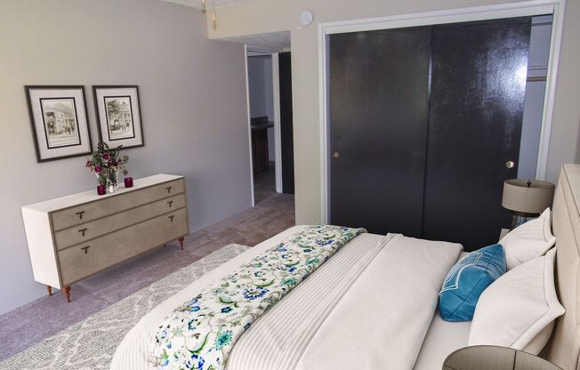 2 beds, 1 bath, 888 sqft, $1,070, Unit 46T-3C