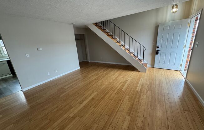 2 beds, 1 bath, 974 sqft, $850, Unit 110 W. Lake Shore Dr Apt 29