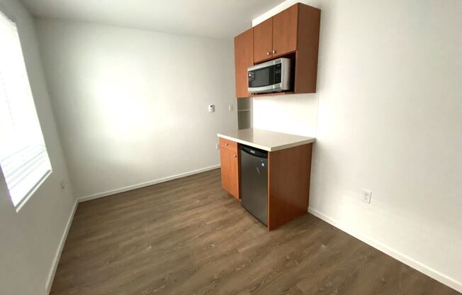 Studio, 1 bath, 175 sqft, $1,295, Unit 3308