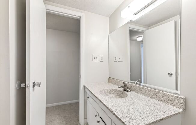 2 beds, 1.5 baths, $1,100, Unit Unit C-305