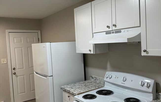 1 bed, 1 bath, 587 sqft, $950