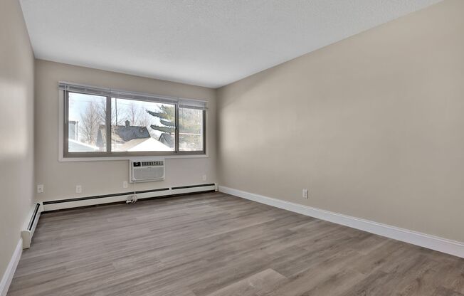 2 beds, 1 bath, $1,685, Unit 111