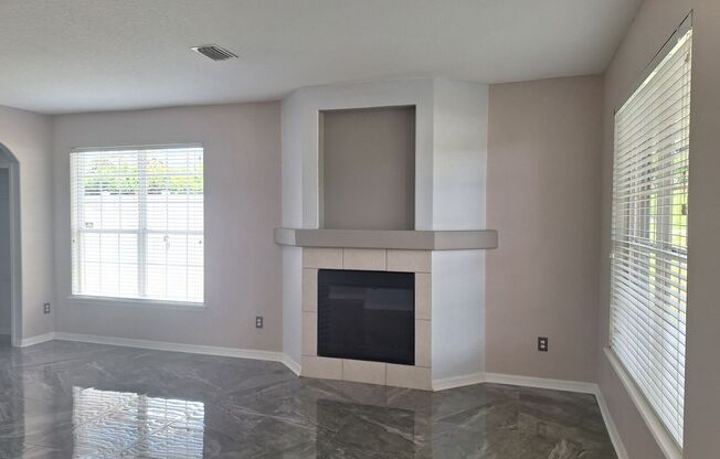 VA-VA ROOM! 5 BR  Home in Debary Country Club CALL LINDA PATTI, REALTOR 386.837.2882