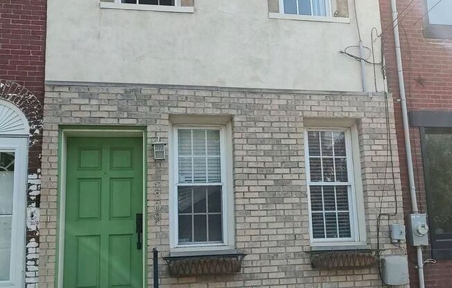 Stunning 2-Bedroom Townhome in Fishtown! Available mid-July!