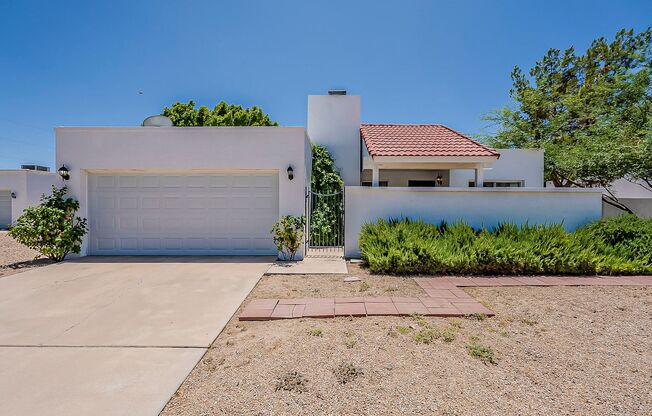 Light, Bright, and Move‑In Ready in Moon Valley!