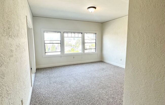 Lantz Building 12 - 5339 Broadway