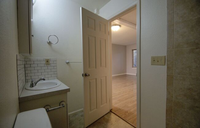 2 beds, 1 bath, $1,695, Unit 2