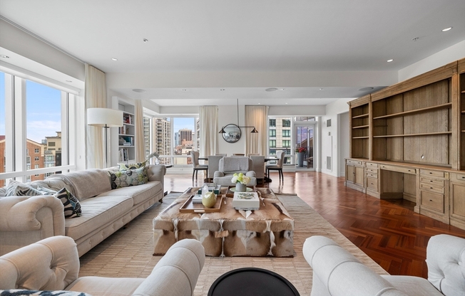 4 beds, 3.5 baths, 3,246 sqft, $35,000, Unit 19E