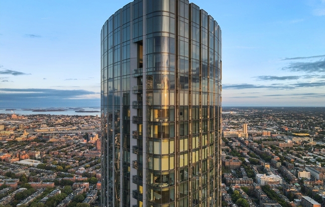 3 beds, 3.5 baths, 3,696 sqft, $60,000, Unit 5801