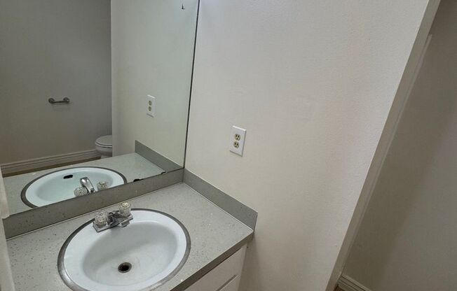 2 beds, 2 baths, 1,112 sqft, $1,245, Unit Unit 25