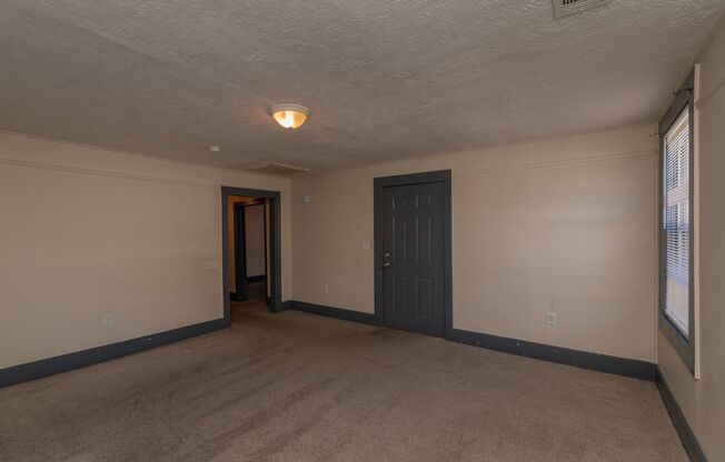 3 beds, 1 bath, $1,250