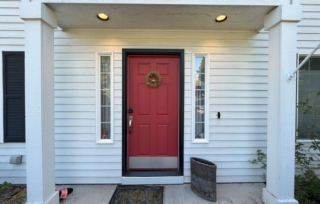 Stylish 3-Bedroom Home with Spacious Layout, Chefs Kitchen & Expansive Backyard