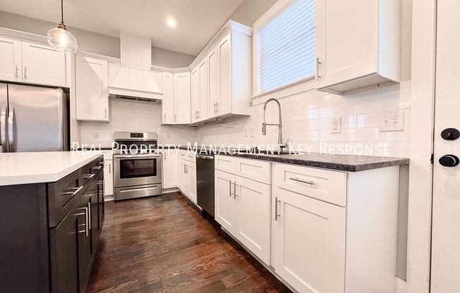 1736 16th Ave N