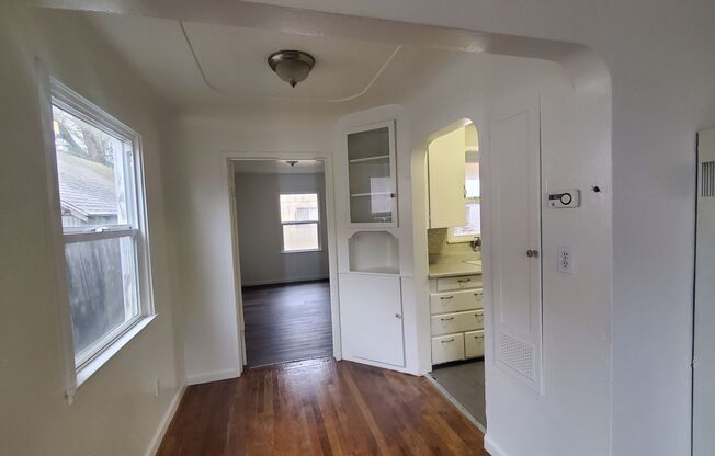 2 beds, 1 bath, $1,495, Unit 1013