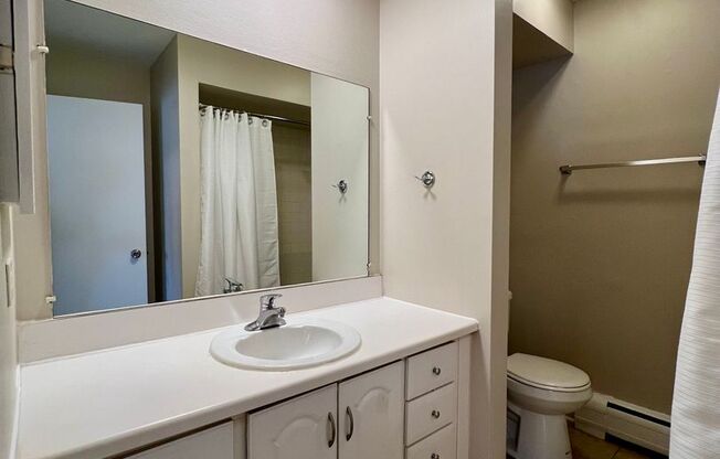 2 beds, 1.5 baths, $1,745, Unit 565-1