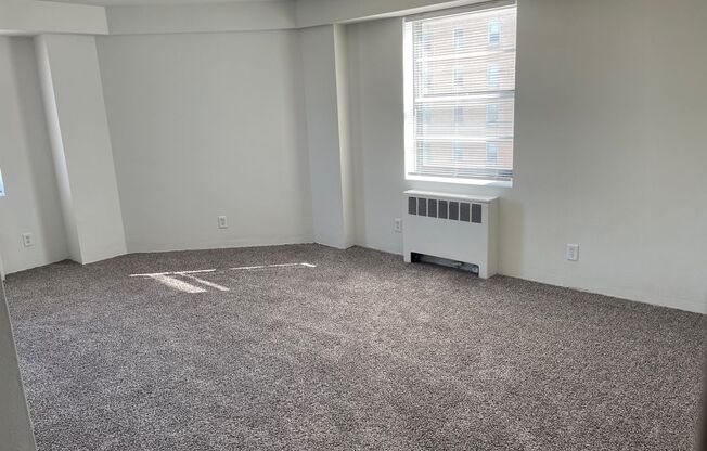 1 bed, 1 bath, 690 sqft, $765, Unit 422
