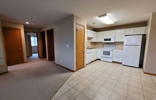 2 beds, 1 bath, $950