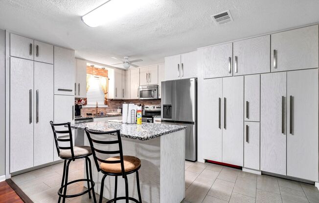 AVAILABLE NOW!! 3/2 just minutes from the beach and downtown!