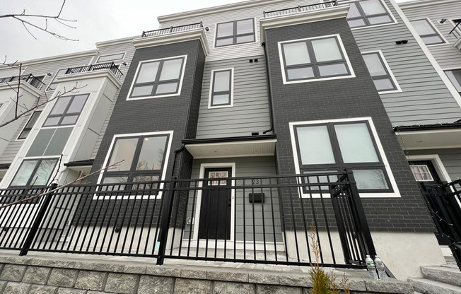 Newly built 3-bedroom townhomes at Charles Park in West Roxbury!