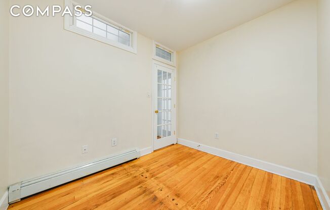 2 beds, 1.5 baths, $3,200, Unit 1R