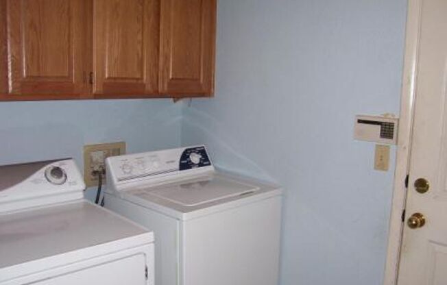 1 bed, 1 bath, $1,295, Unit #102