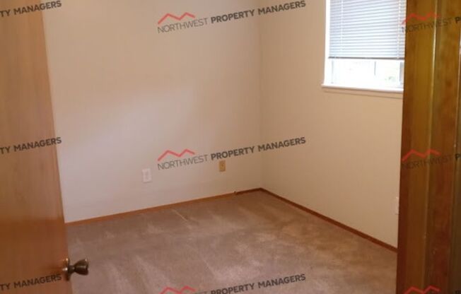 1 bed, 1 bath, 585 sqft, $1,195, Unit B2