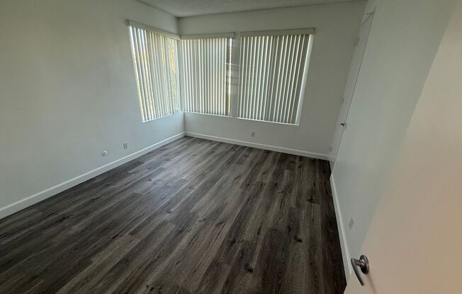 13801_FRONT STREET