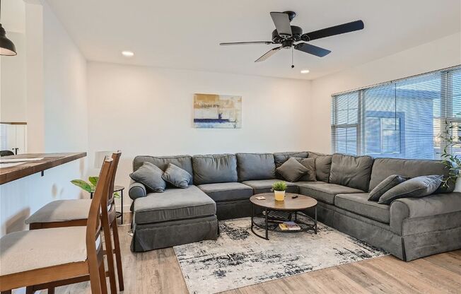 FULLY FURNISHED IN DOWNTOWN HENDERSON