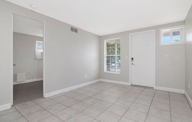 Move-In Ready 1BR/1BA Duplex in Brandon, FL — $1,295/Month, Across from Brandon Mall