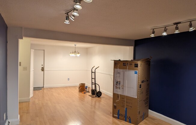 1 bed, 1 bath, 661 sqft, $2,100, Unit 28