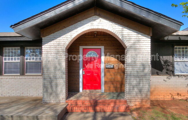 2605 N ROBINSON AVE