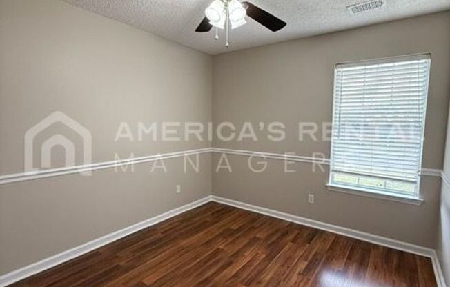 3 beds, 2 baths, $1,595