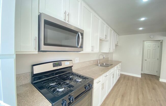 1 bed, 1 bath, 650 sqft, $1,995, Unit 06