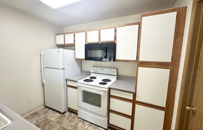 2 beds, 2 baths, $1,295