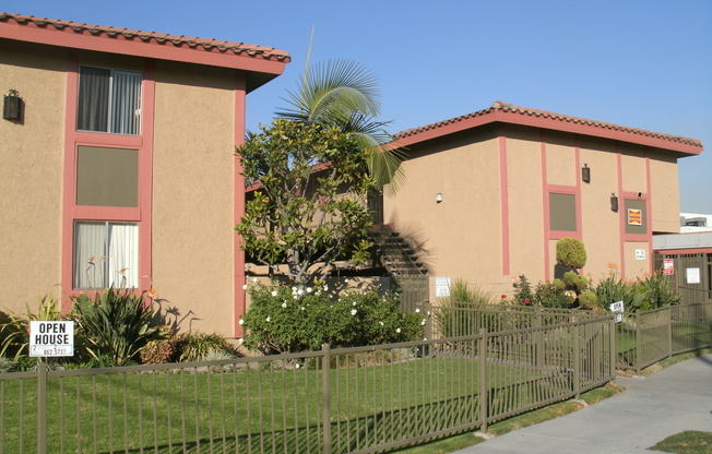 Vista Palms Apartments