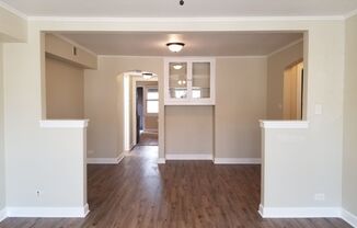 2636 N Leclaire