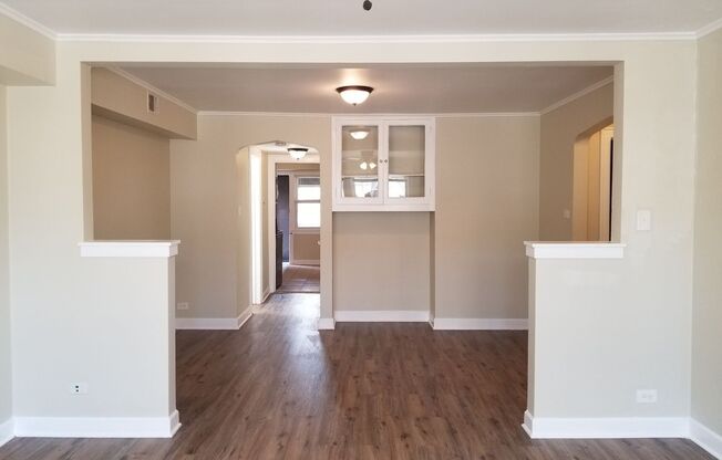 2636 N Leclaire