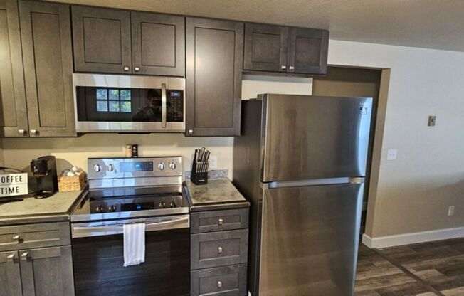 2 beds, 1 bath, $2,200, Unit Airbnb