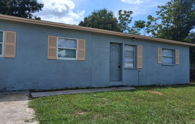 3 Bed 2 Bath Home in Tampa!