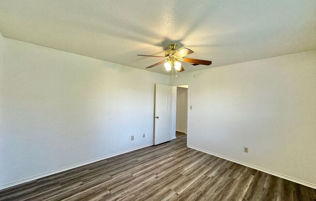 3 beds, 2 baths, $1,400