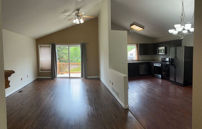 4 bed/ 2 bath beauty in Eagle River