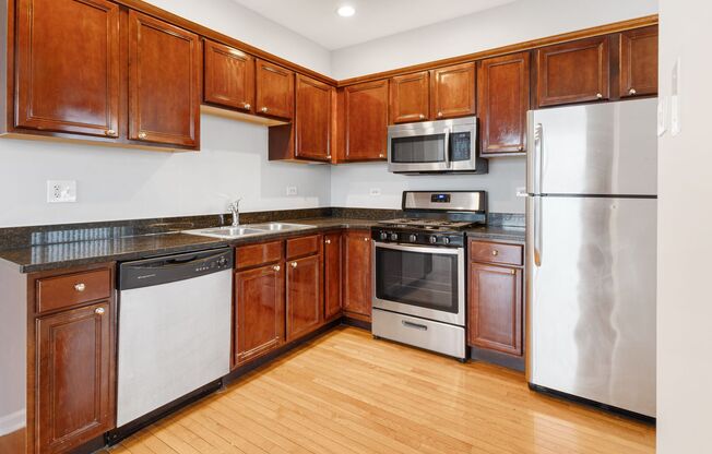 2 beds, 2 baths, 900 sqft, $2,550, Unit 302