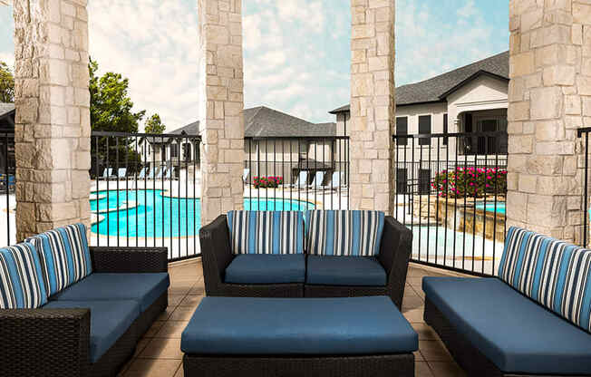 Glenhaven at Star Ranch - Meadow Lake Park Apartments - outdoor lounge