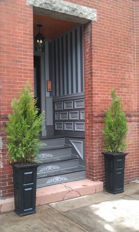 54 SAXTON ST