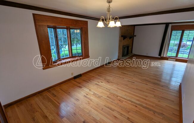Spacious Split-Level Home in Columbia Station with 4+ Car Garage!