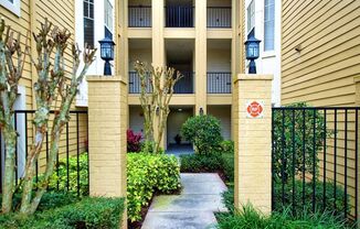 2/2 2nd floor in Sabal Pointe Longwood Gated community